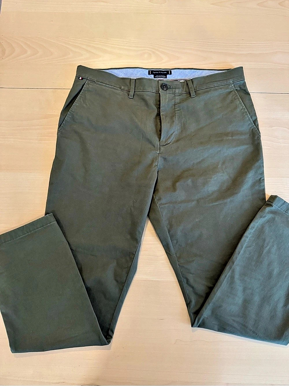 Tommy Hilfiger Men's THFlex Slim Chino Pants - Green. 34 x 30